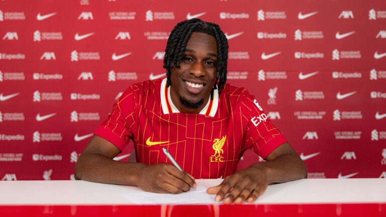 ليفربول يتعاقد مع فريمبونغ وسط حديث عن عرضه 146 مليون دولار لضم فيرتس