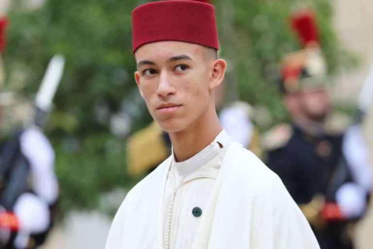 الذكرى الـ22 لميلاد ولي العهد الأمير مولاي الحسن.. مناسبة لتجديد آصرة التلاحم المكين بين العرش والشعب