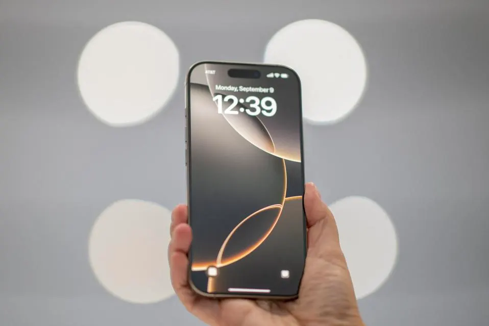 أحدث التسريبات تكشف عن تصميم iPhone 17 Pro Max