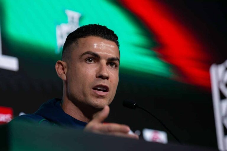 رونالدو يحسم موقفه من الفائز بالكرة الذهبية