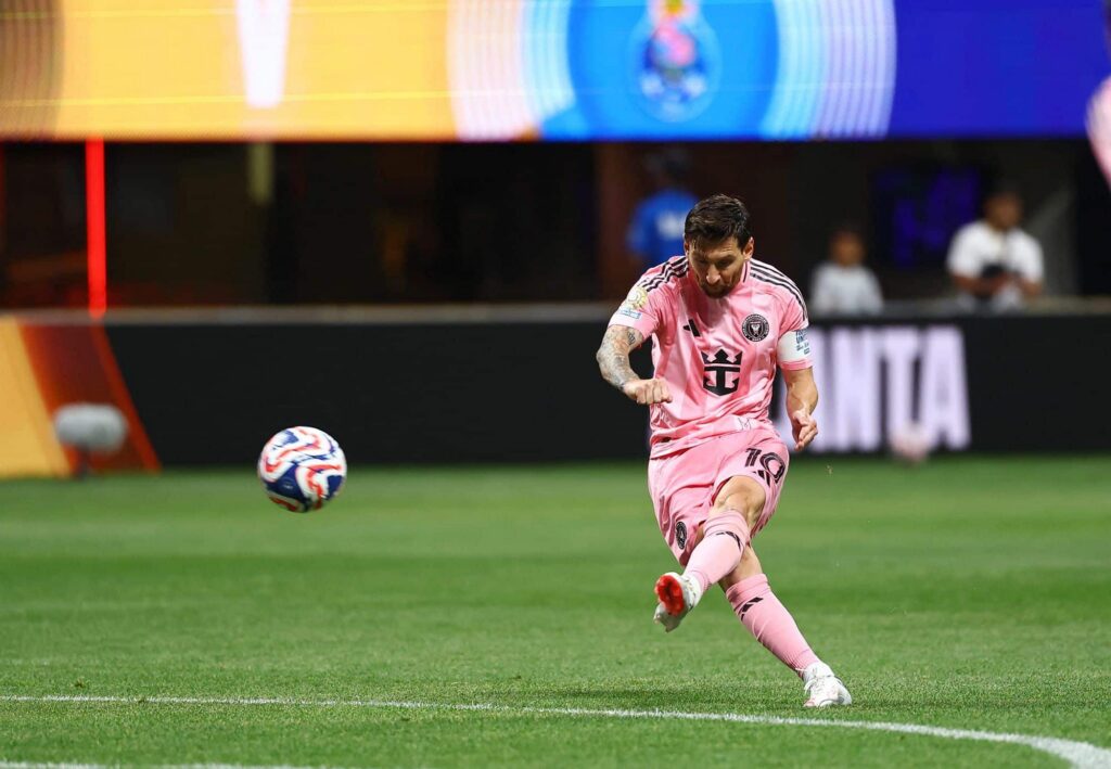 ماسكيرانو: ميسي أفضل لاعب في التاريخ