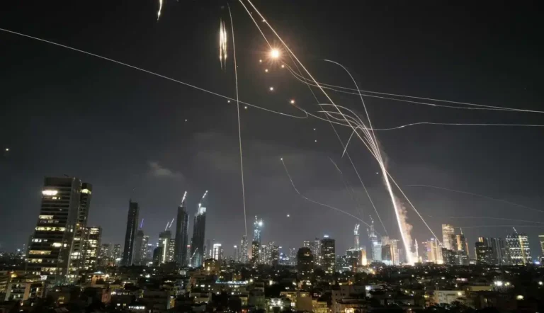 تل أبيب ترحب بدعم خارجي ضد إيران وترامب يرجئ قراره العسكري لأسبوعين