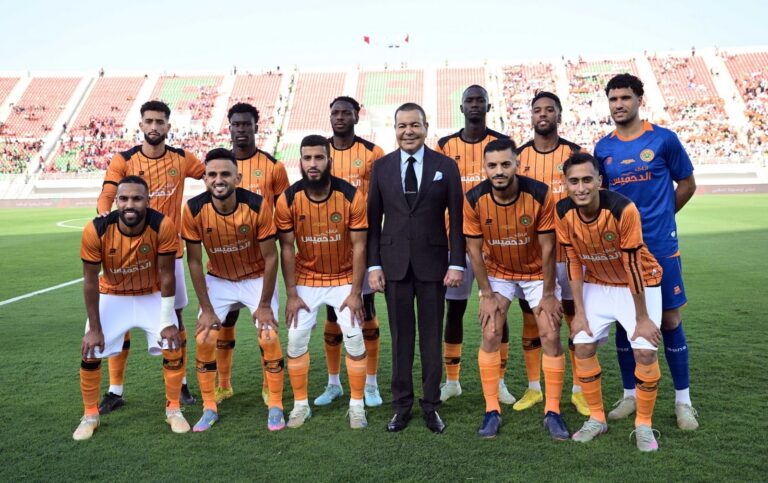 منخرطو الرجاء يتضامنون مع بعثة النهضة البركانية بعد اعتداء السلطات الجزائرية