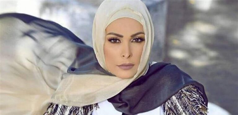 أمل حجازي تخلع الحجاب وتثير جدلاً واسعاً على مواقع التواصل الاجتماعي (صورة)