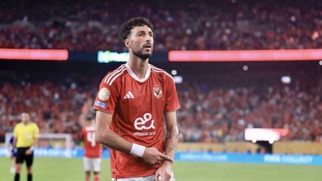الأهلي المصري يحسم موقفه من رحيل مهاجمه الفلسطيني وسام أبو علي