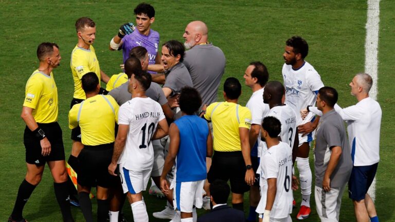 بونو كما لم تشاهده من قبل.. هذا ما فعله الدولي المغربي بعد مباراة الهلال وفلوميننسي