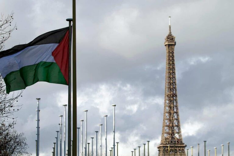 ماكرون يعلن عزم فرنسا على الاعتراف بدولة فلسطين وإسرائيل تندّد