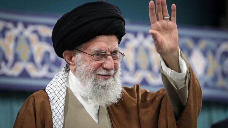 المرشد الأعلى الإيراني آية الله علي خامنئي