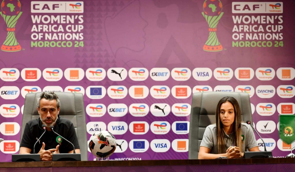 مدرب المنتخب الوطني النسوي لكرة القدم، خورخي فيلدا
