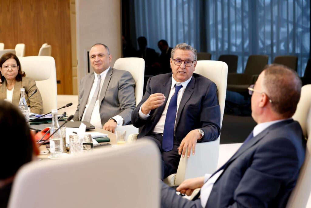 مالية 2026.. أخنوش يدعو إلى توجيه الاستثمار العمومي نحو المناطق الهشة