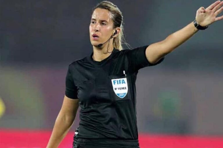 "فيفا" تعلن لائحة حكام مباريات مونديال تحت 17 سنة للسيدات المغرب 2025