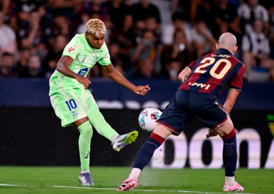نادي برشلونة يقلب تأخره إلى فوز ثمين على ليفانتي