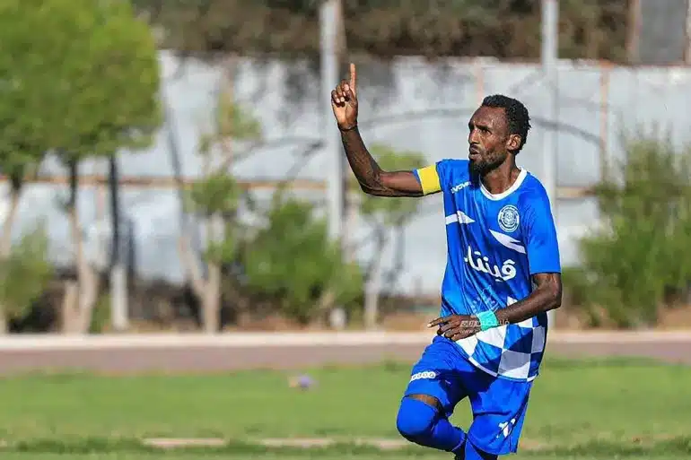 صلاح ينتقد يويفا بعد إهمال تفاصيل وفاة نجم فلسطين سليمان العبيد