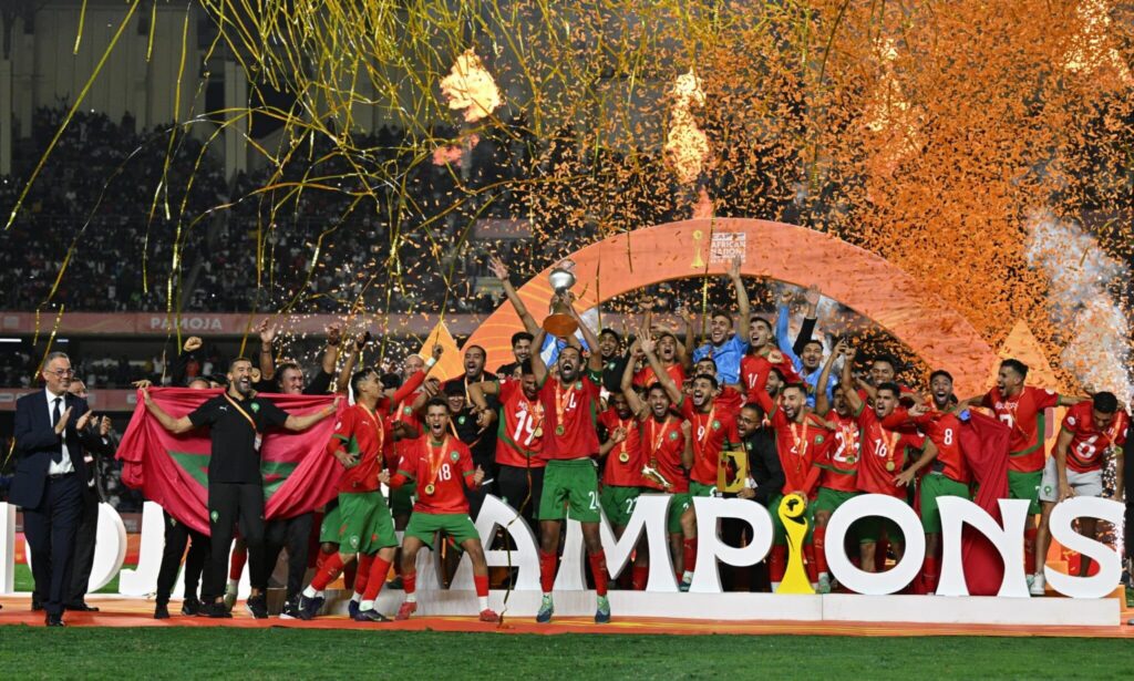 الجماهير المغربية في نيروبي تساند الأسود