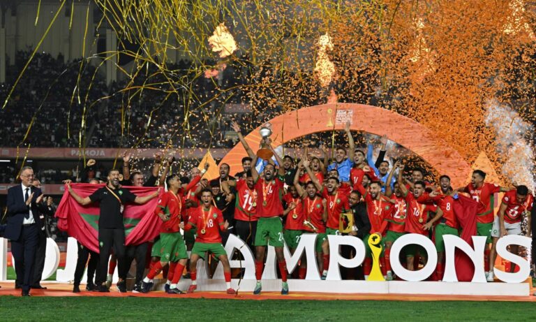 الجماهير المغربية في نيروبي تساند الأسود