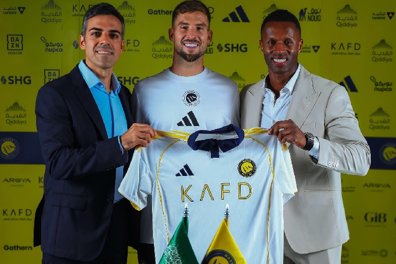 مدافع برشلونة الإسباني إينييغو مارتينيز ينتقل إلى النصر السعودي العالم
