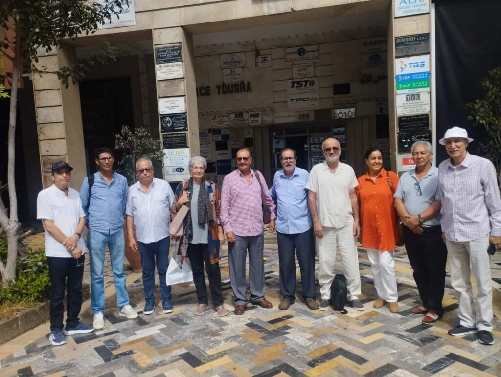 منتدى الصحافيين الشرفيين يزور أحد قيدومي الصحافة الوطنية أحمد بوكيوظ