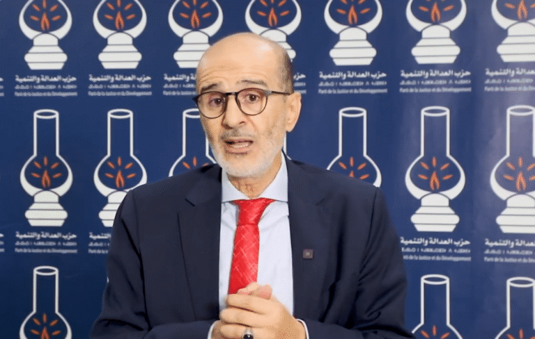 إدريس الأزمي ينتقد حكومة أخنوش ويكشف تفاصيل فضيحة تضارب المصالح في صفقة تحلية المياه