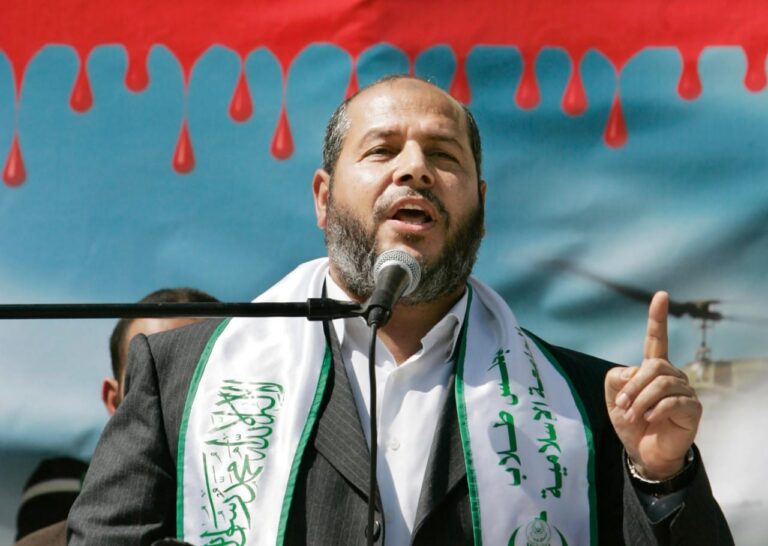 من هو خليل الحية… القيادي في حماس الذي حاولت إسرائيل اغتياله بالدوحة؟