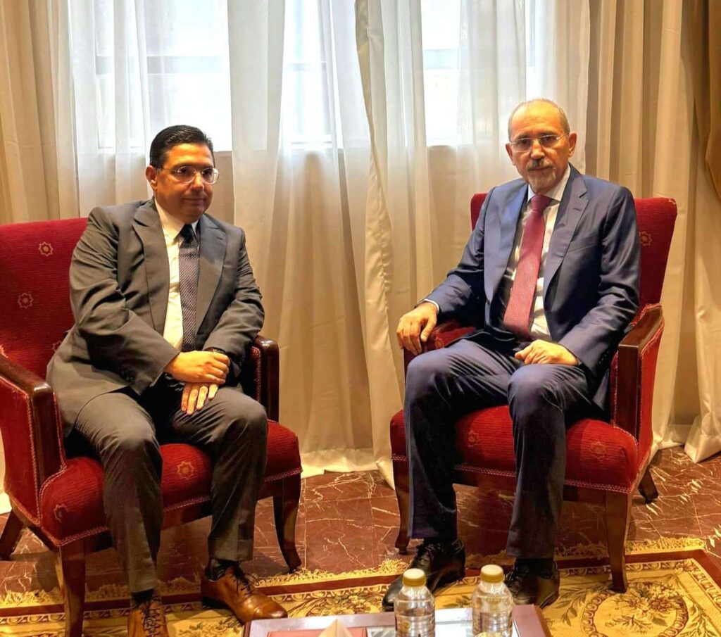 بوريطة يجري مباحثات مع نائب رئيس الوزراء ووزير الخارجية وشؤون المغتربين بالأردن