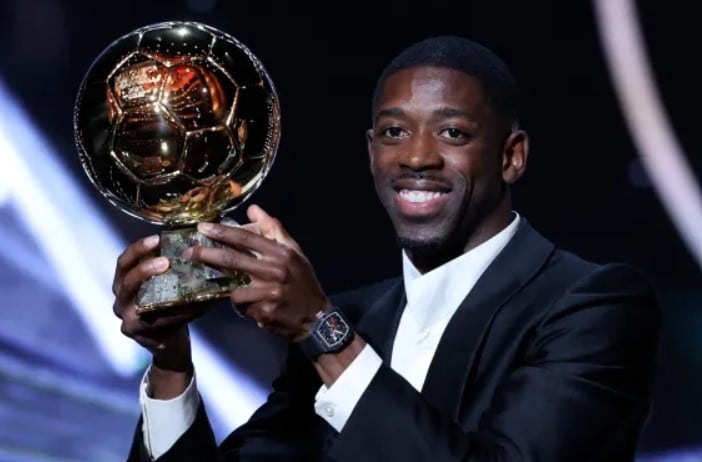 ديمبيليه يفوز بجائزة الكرة الذهبية لأفضل لاعب في العالم لعام 2025