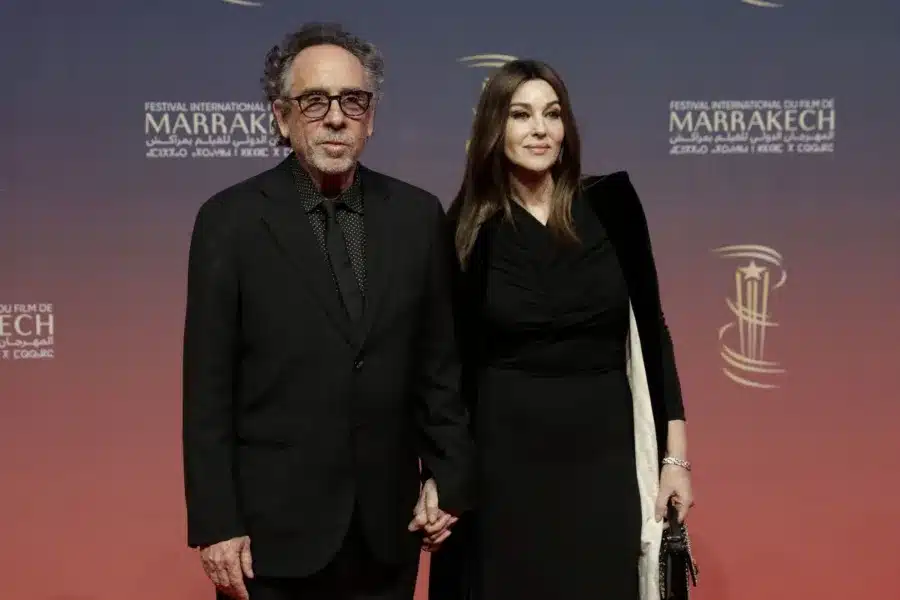 رسميا.. مونيكا بيلوتشي تنفصل عن المخرج تيم بورتون