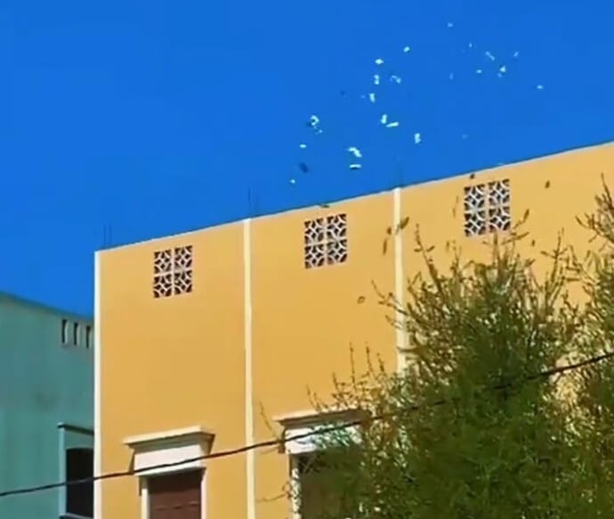 الأمن يفك لغز تساقط أموال من سطح منزل بأولاد تايمة