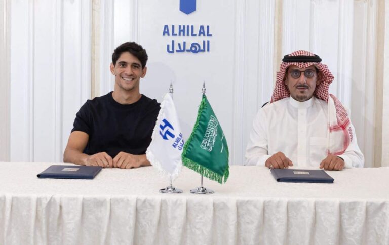 ياسين بونو يجدد عقده مع نادي الهلال السعودي حتى سنة 2028