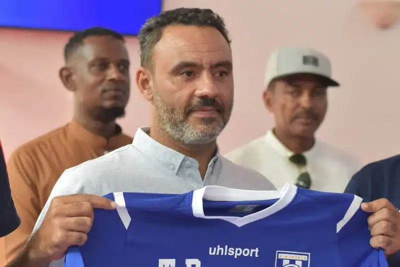 الإطار المغربي محمد بورجي مدربا جديدا لنادي بانداري الكيني