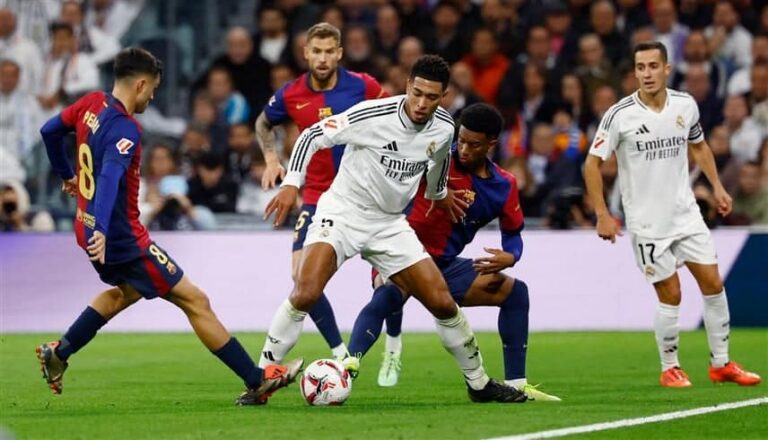 الكلاسيكو يشتعل مجددا.. صراع مبكر على صدارة الليغا بين ريال مدريد وبرشلونة