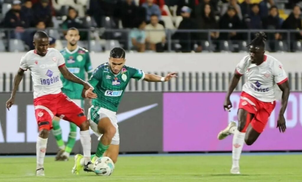 ديربي الدار البيضاء يشعل المنافسة بين الوداد والرجاء