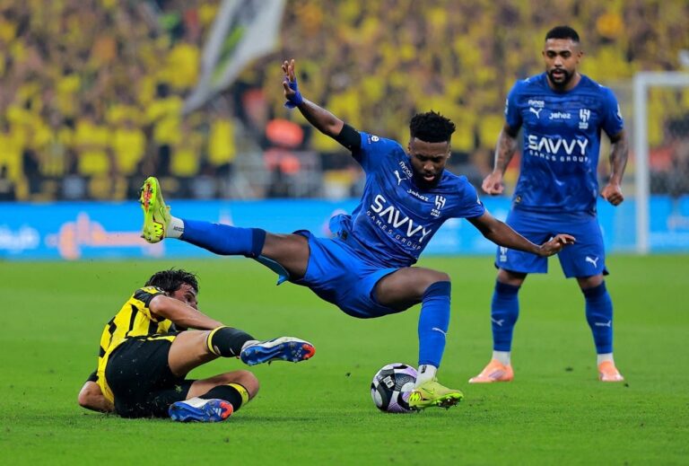 بطولة السعودية: الهلال يسقط الاتحاد ويضيق الخناق على النصر