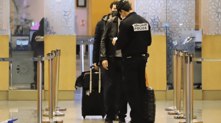 توقيف مواطن فرنسي من أصول جزائرية مبحوث عنه على الصعيد الدولي بناءً على نشرة حمراء