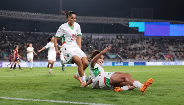 المدرب أنور مغينية: مستوى لاعبات المنتخب المغربي يتطور مباراة بعد أخرى
