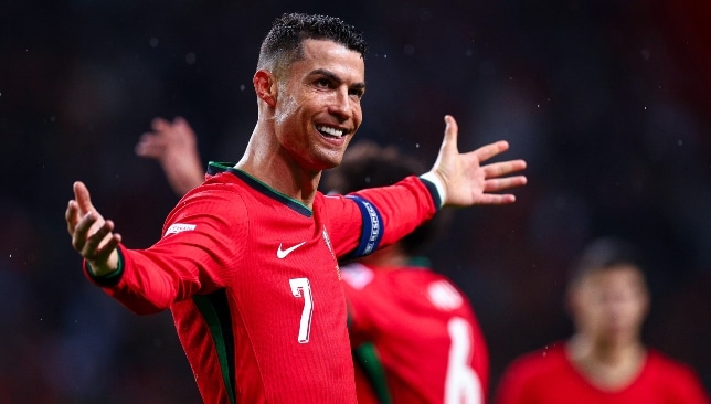 رونالدو يقدم هدايا ثمينة لمنتخب البرتغال ضمنهم الراحل ديوغو غوتا