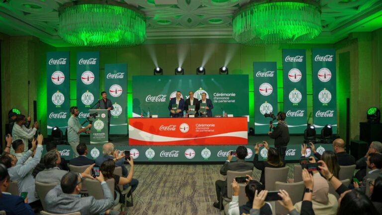 الرجاء يوقع اتفاقية رعاية مع كوكاكولا المغرب