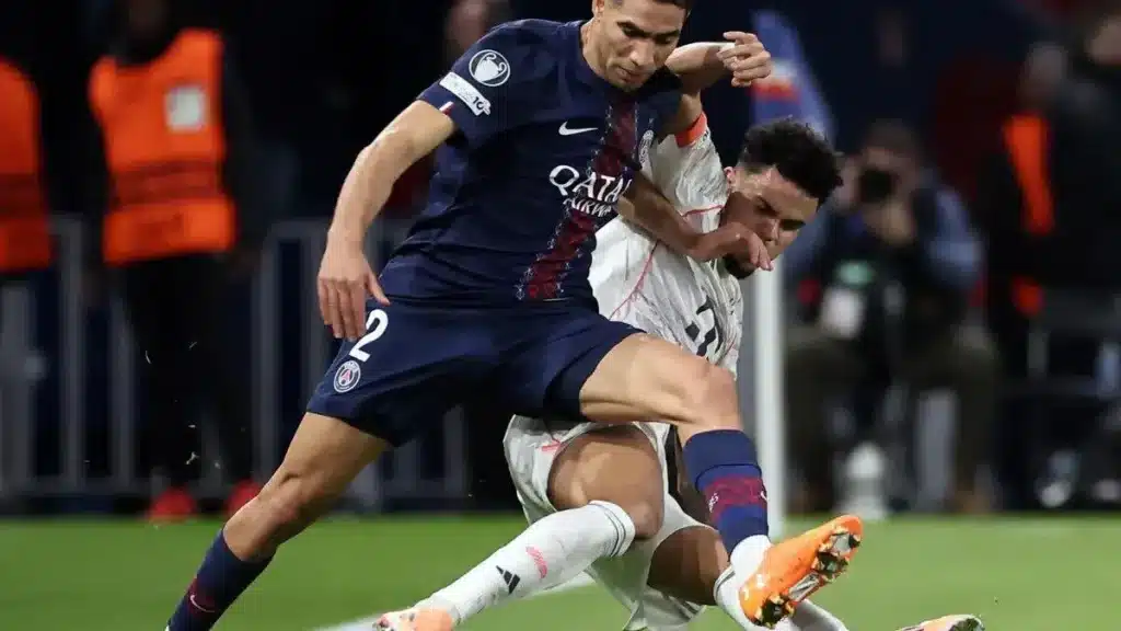 لويس دياز يخرج عن صمته بعد إصابته لـ"أشرف حكيمي"
