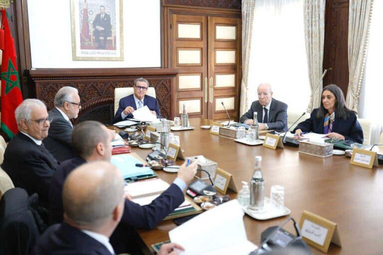 مجلس الحكومة يصادق على مشاريع مراسيم ويطلع على اتفاق عسكري مع الكاميرون