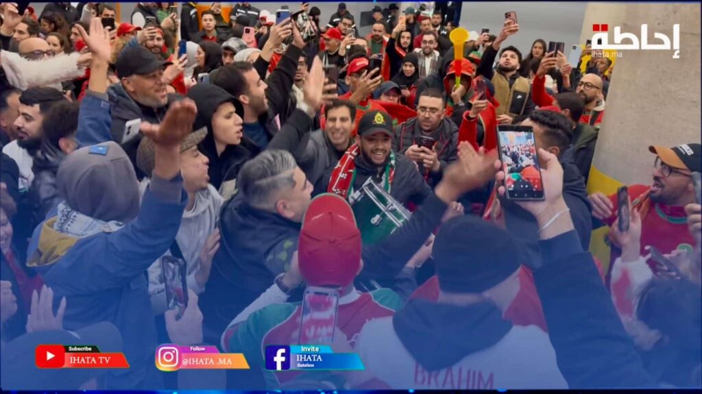 فرحة كبيرة لجماهير المغرب عقب الفوز على زامبيا