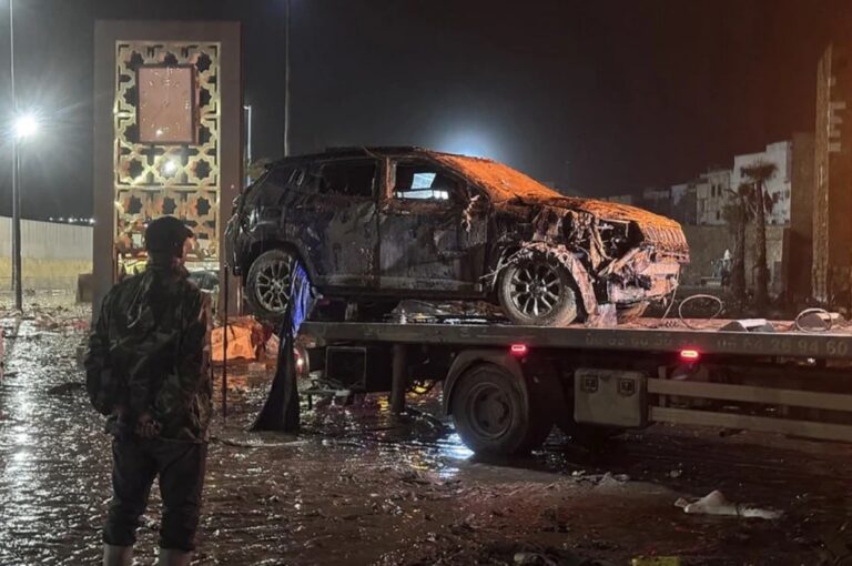 أعلن الوكيل العام للملك لدى محكمة الاستئناف بآسفي أنه على إثر السيول الفيضانية التي شهدها إقليم آسفي مساء أمس الأحد 14 دجنبر 2025 والتي أدت إلى وفاة حوالي 37 ضحية في حصيلة مؤقتة.