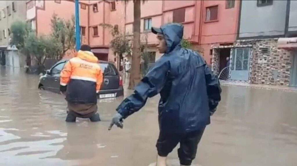 تعليق الدراسة بجميع المؤسسات بسبب الفيضانات وسوء الأحوال الجوية