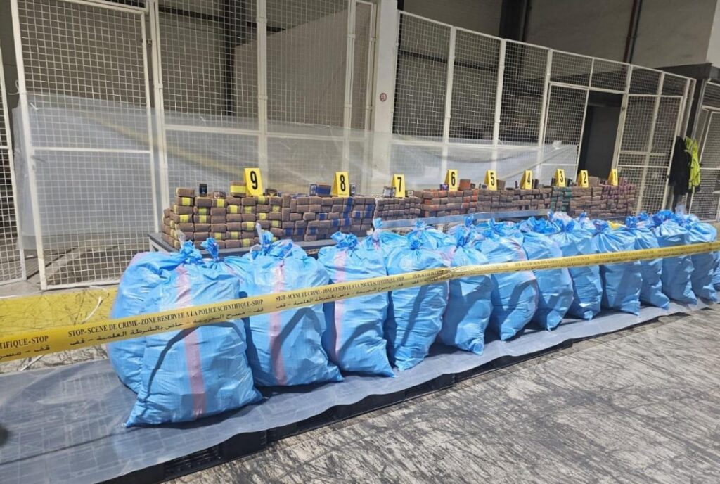 إجهاض محاولة تهريب 8 أطنان و196 كلغ من الحشيش ب ميناء طنجة المتوسط