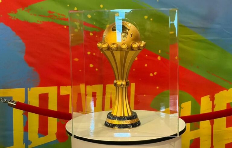 مجسم كأس إفريقيا للأمم لكرة القدم