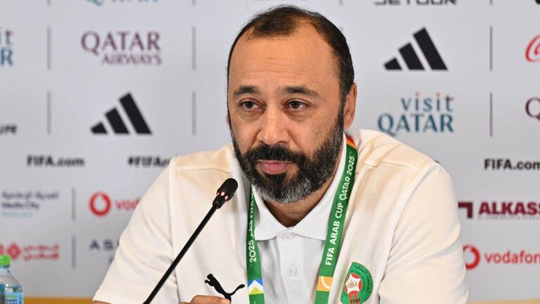 السكتيوي مدرب المنتخب الوطني المغربي الرديف لكرة القدم