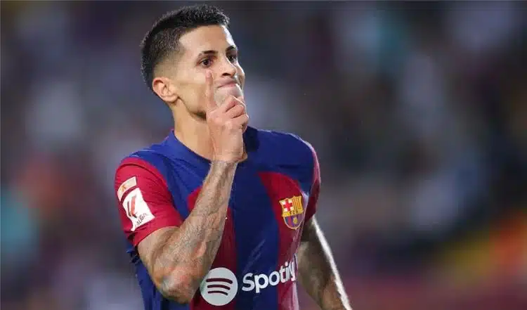 برشلونة يستعيد كانسيلو على سبيل الإعارة من الهلال السعودي