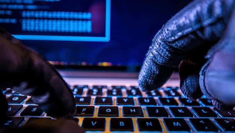 توقيف صاحب مؤسسة لتعليم السياقة بمكناس للاشتباه في قرصنة برامج بيداغوجية