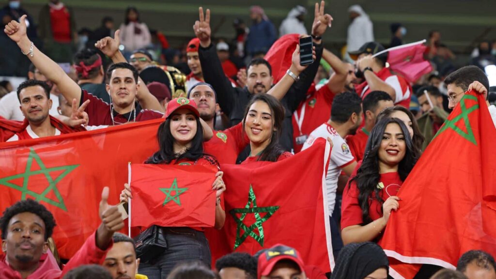الجالية المغربية بإسبانيا تحتفي بفخر واعتزاز بتأهل أسود الأطلس إلى نهائي الكان