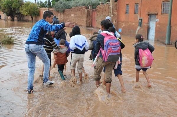سوء الأحوال الجوية: تعليق الدراسة الاثنين بالصويرة اضطرابات جوية .. وزارة الداخلية تهيب بالمواطنين توخي أقصى درجات اليقظة والحذر واتخاذ جميع التدابير اضطرابات جوية .. اجتماع للجنة الإقليمية لليقظة بالصويرة الوقائية والاحتياطات اللازمة