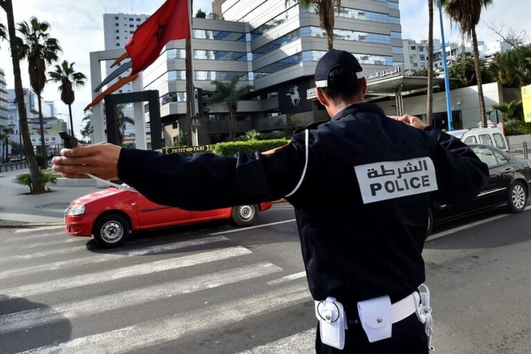 موظف شرطة