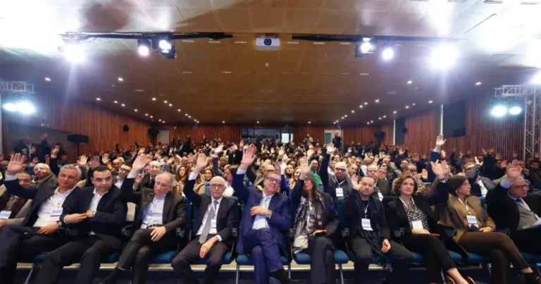 المكتب السياسي للأحرار يعلن مؤتمرا استثنائيا في فبراير ويفتح باب الترشيح لرئاسة الحزب